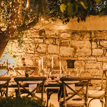 Penzion Cecilias Courtyard Malya Exteriér fotografie