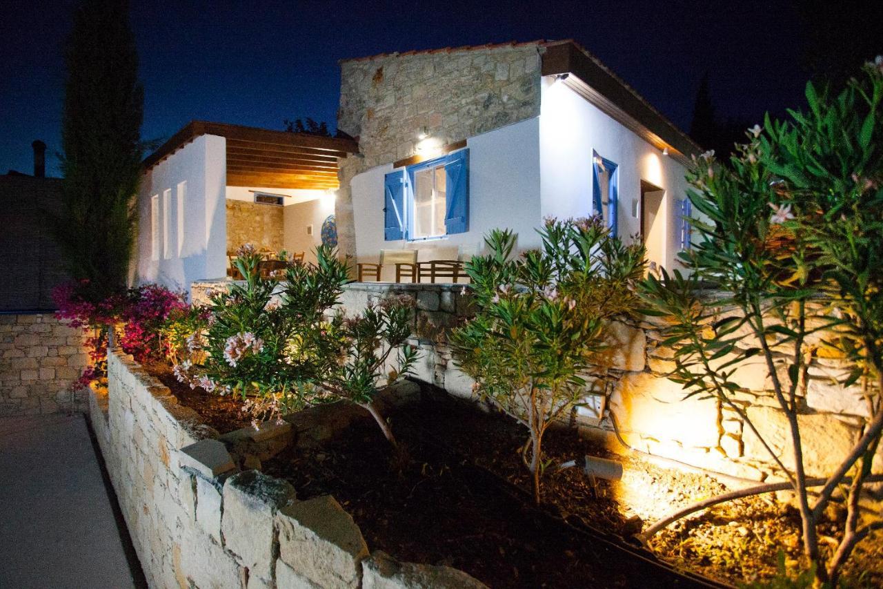 Penzion Cecilias Courtyard Malya Exteriér fotografie