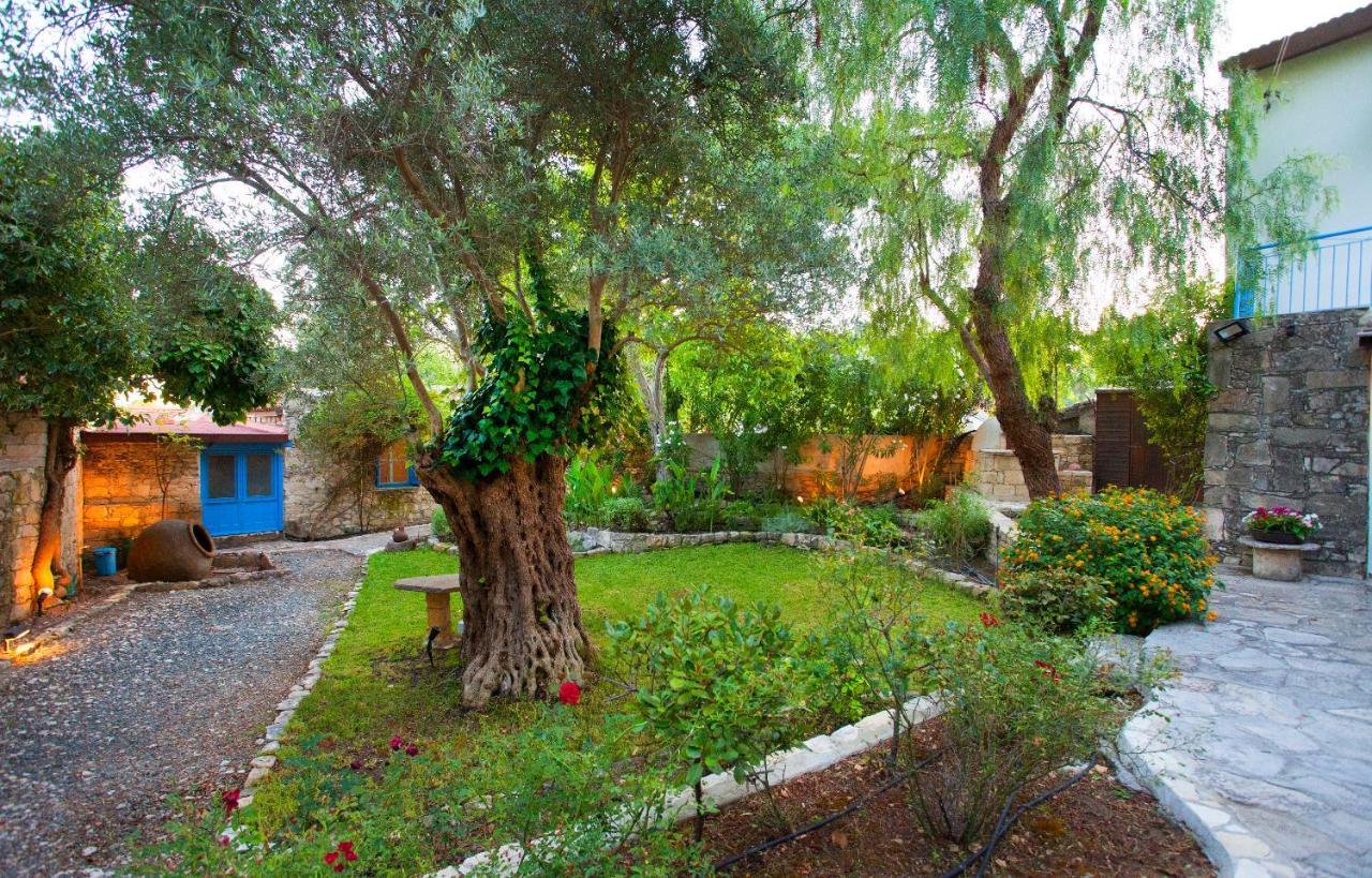 Penzion Cecilias Courtyard Malya Exteriér fotografie