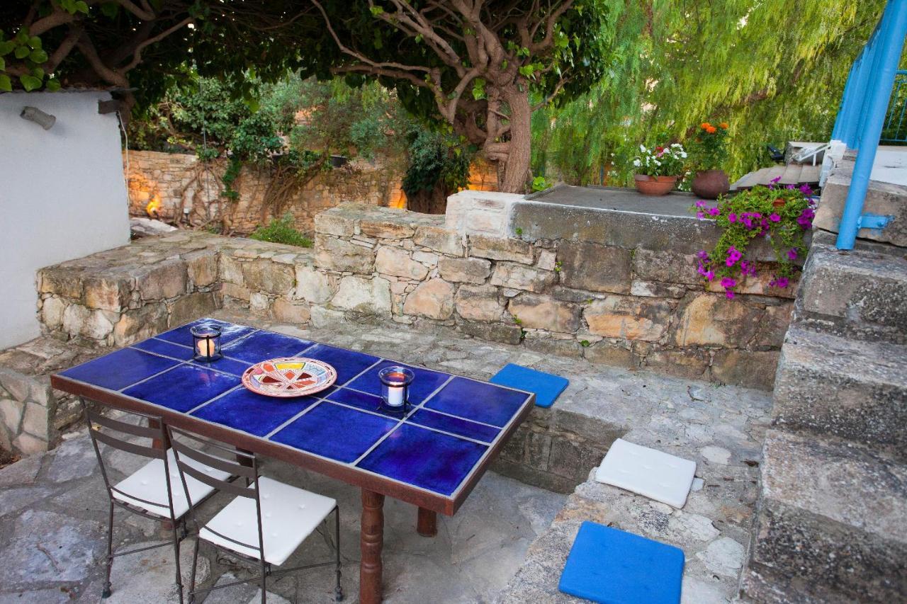 Penzion Cecilias Courtyard Malya Exteriér fotografie