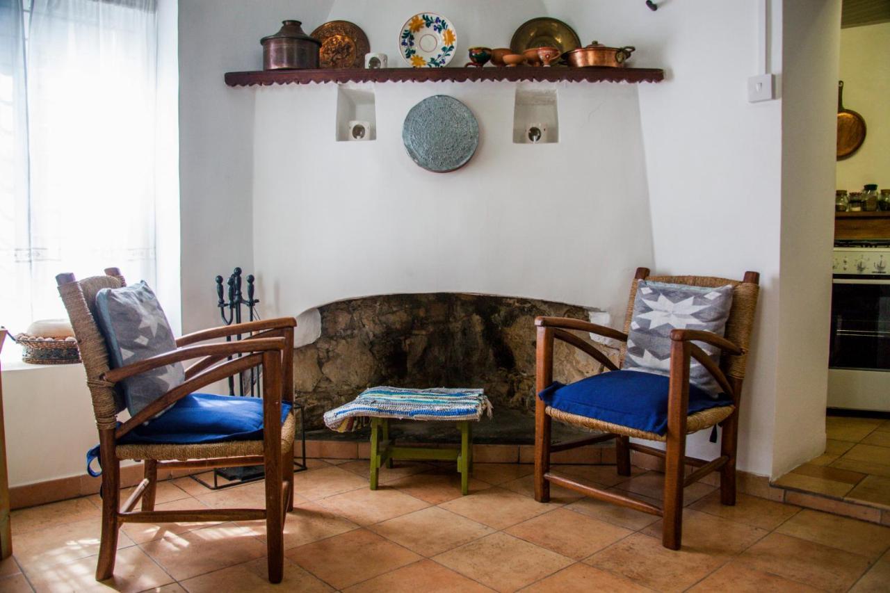 Penzion Cecilias Courtyard Malya Exteriér fotografie