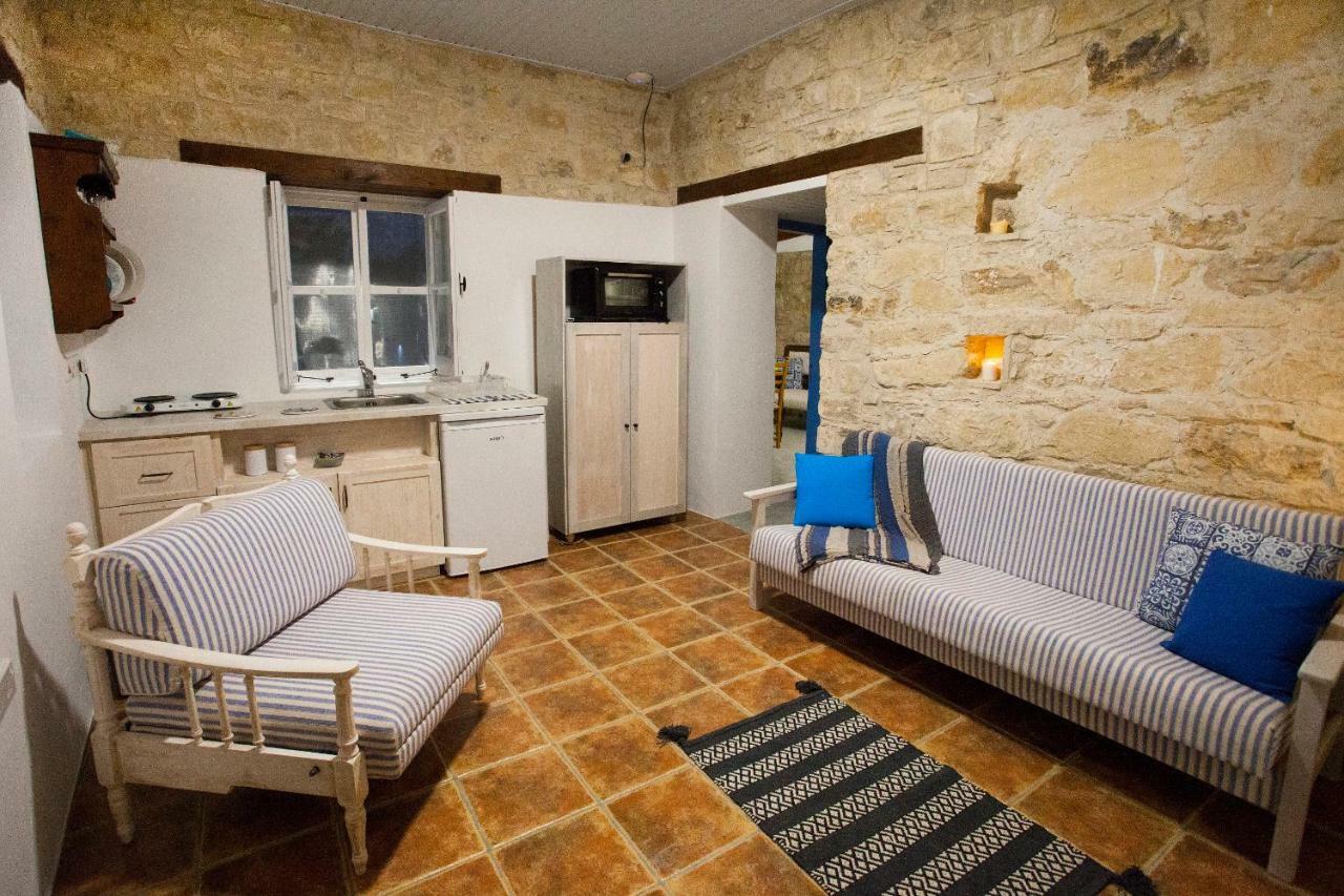 Penzion Cecilias Courtyard Malya Exteriér fotografie