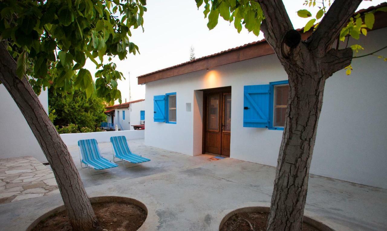 Penzion Cecilias Courtyard Malya Exteriér fotografie