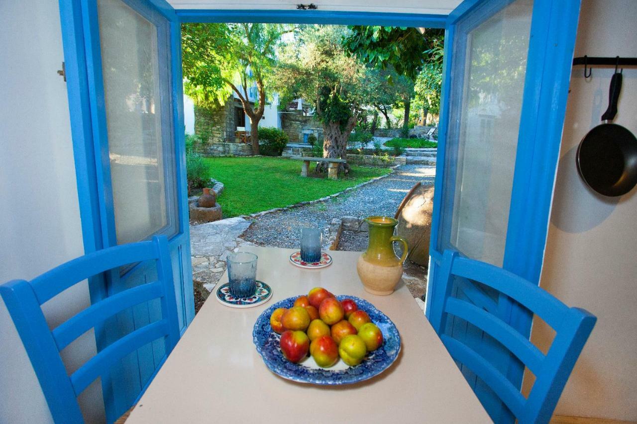 Penzion Cecilias Courtyard Malya Exteriér fotografie