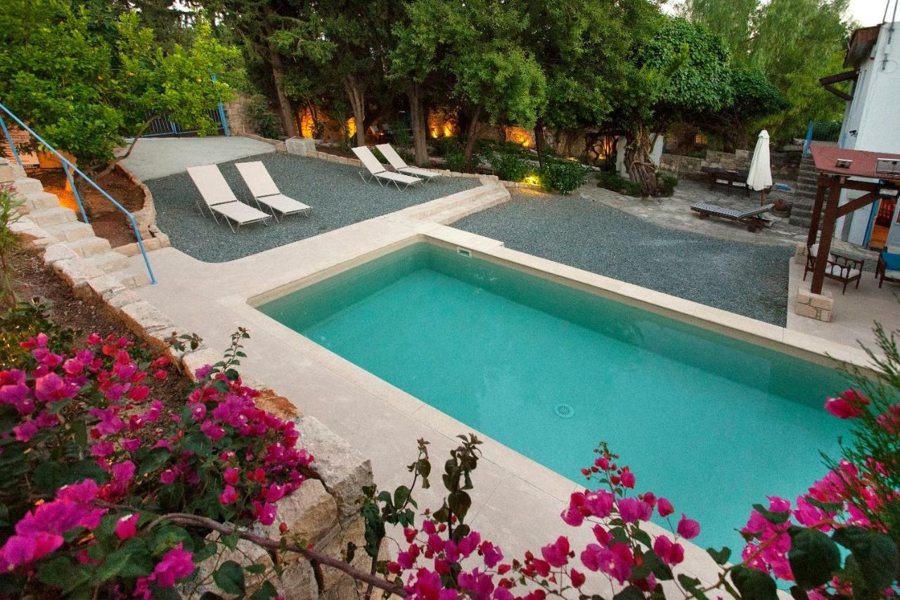 Penzion Cecilias Courtyard Malya Exteriér fotografie