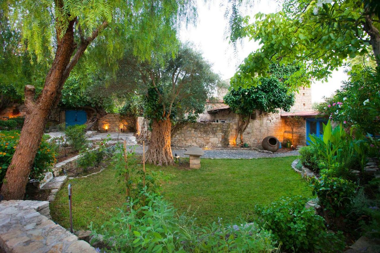 Penzion Cecilias Courtyard Malya Exteriér fotografie